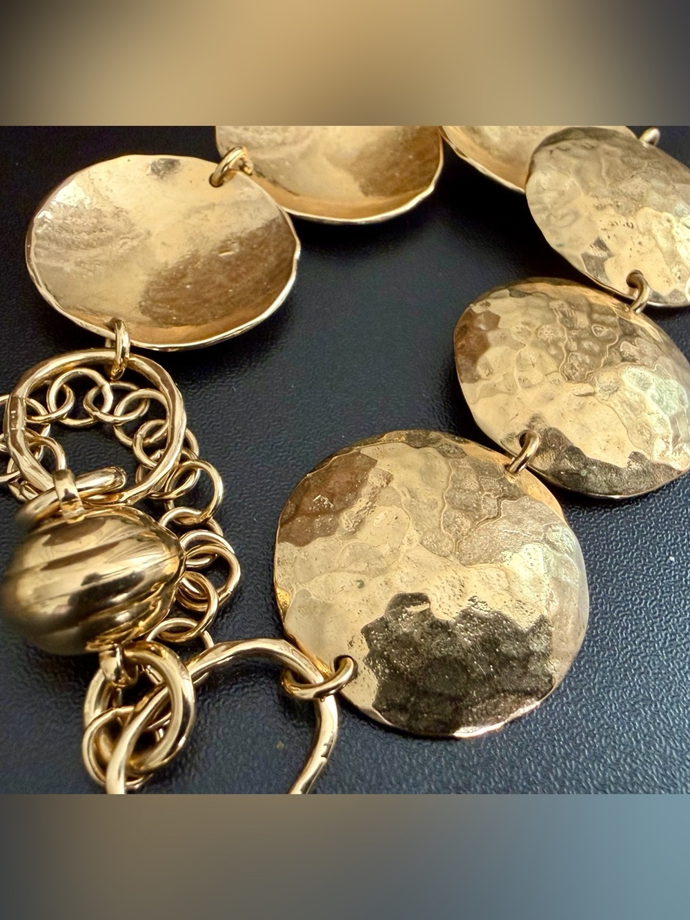 18K GOLD-PLATED HAMMERED DISC BRACELET